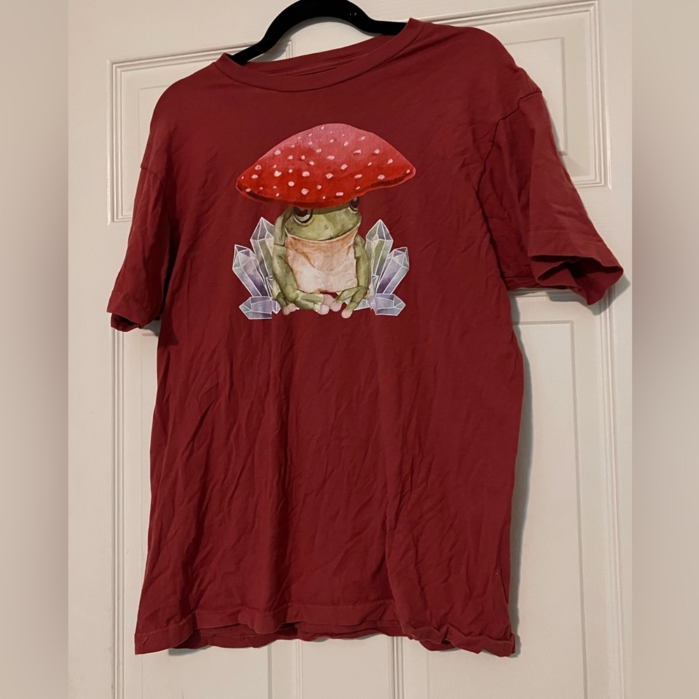 Hot topic crystal frog graphic tee size L